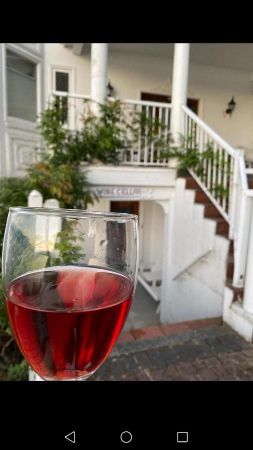Vancouver Island Castle Cove Inn 슈메이너스 외부 사진