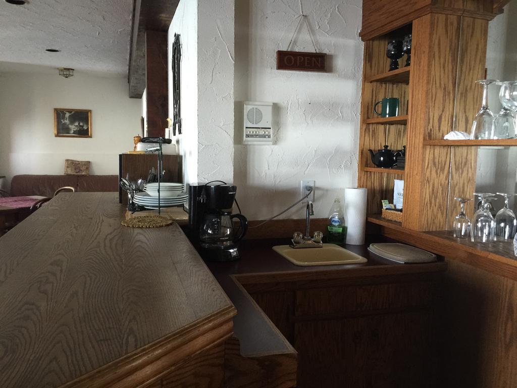 Vancouver Island Castle Cove Inn 슈메이너스 외부 사진